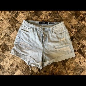 Hollister Ultra High-Rise Mom Shorts